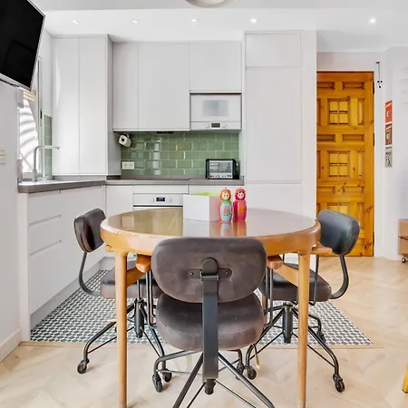 Apartment In Near Beaches