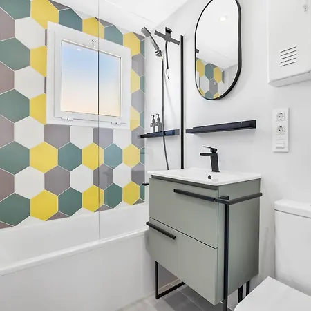 Apartment In Near Beaches